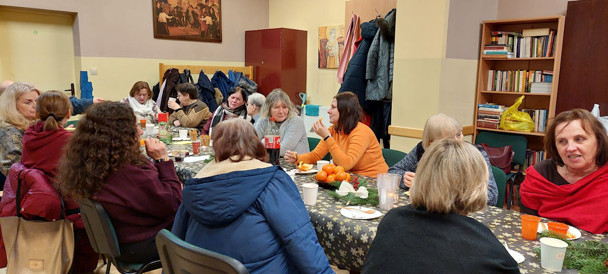 Obraz zawieraj�cy ubrania, osoba, w pomieszczeniu, kobieta

Zawarto�� wygenerowana przez AI mo�e by� niepoprawna.